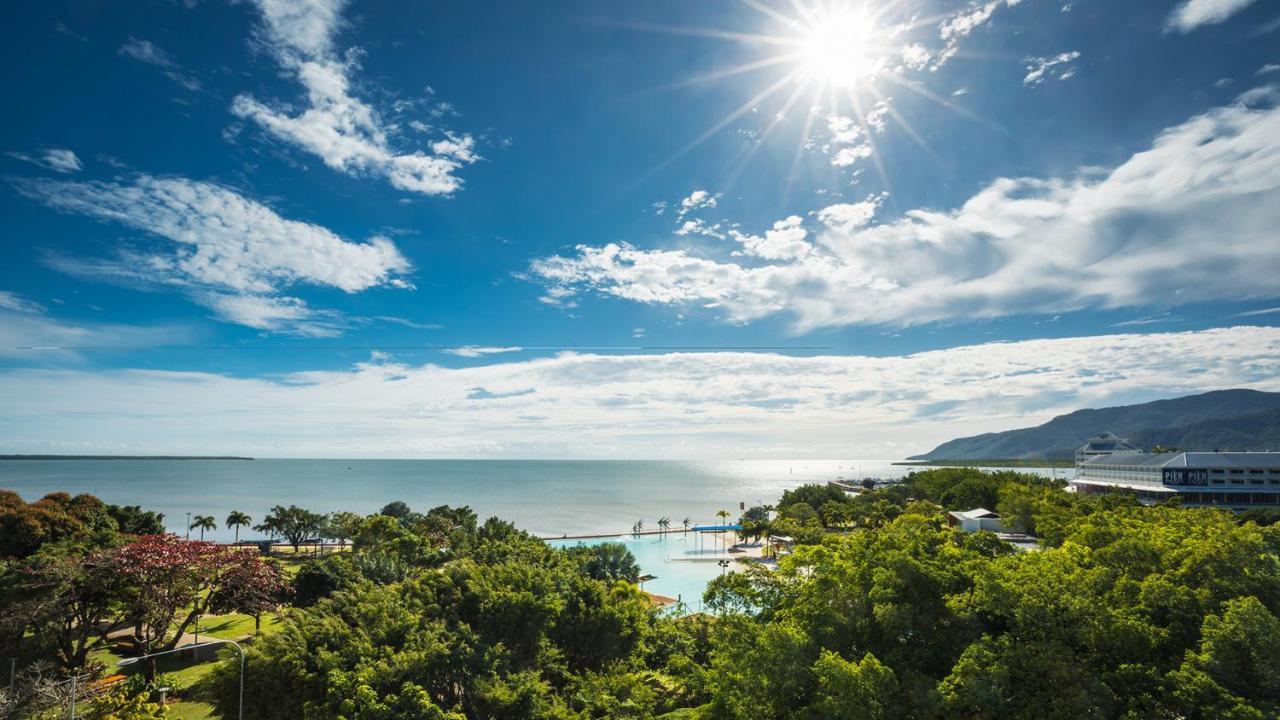 Oaks Cairns Hotel Екстериор снимка