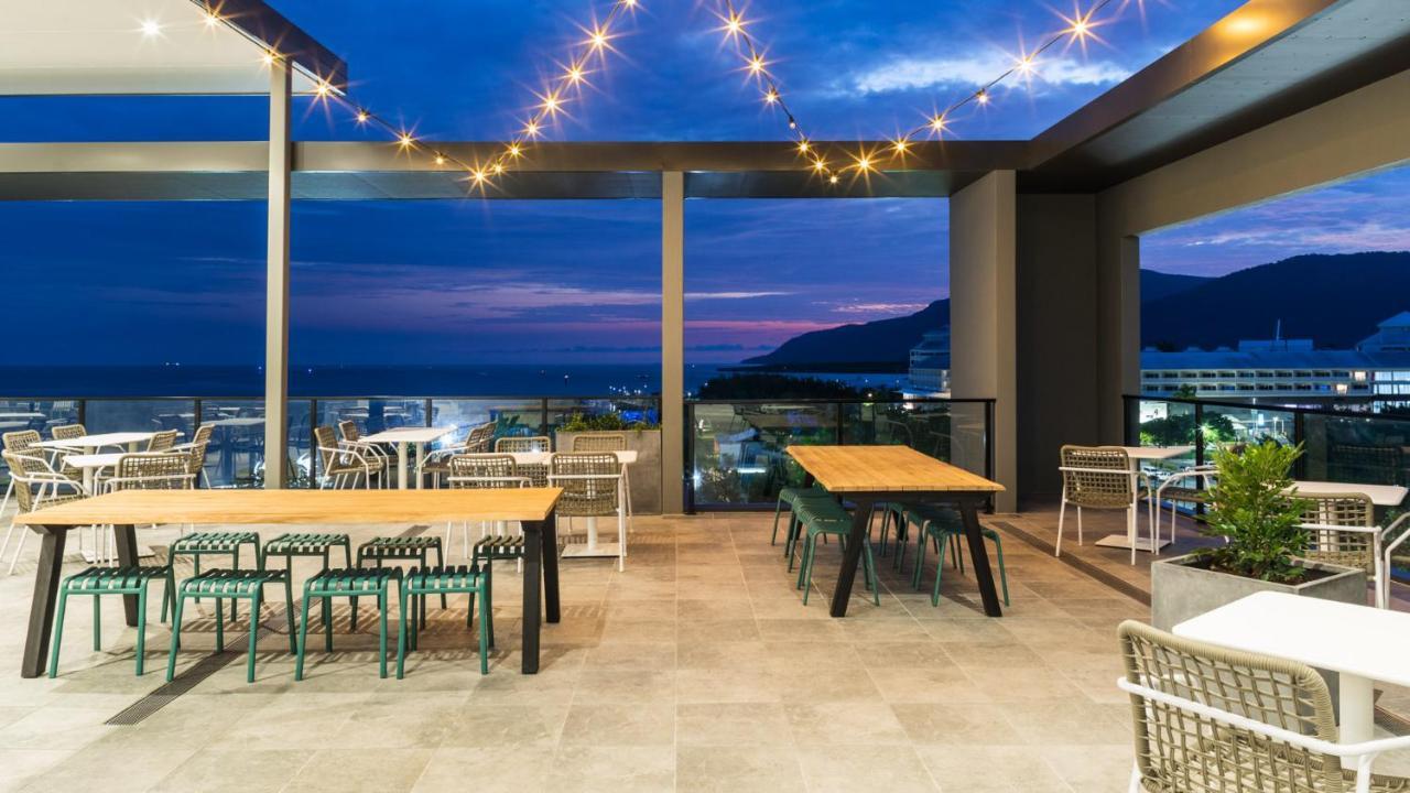 Oaks Cairns Hotel Екстериор снимка