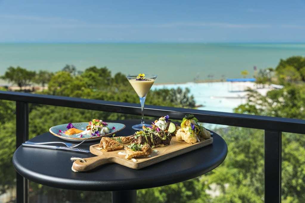 Oaks Cairns Hotel Ресторант снимка