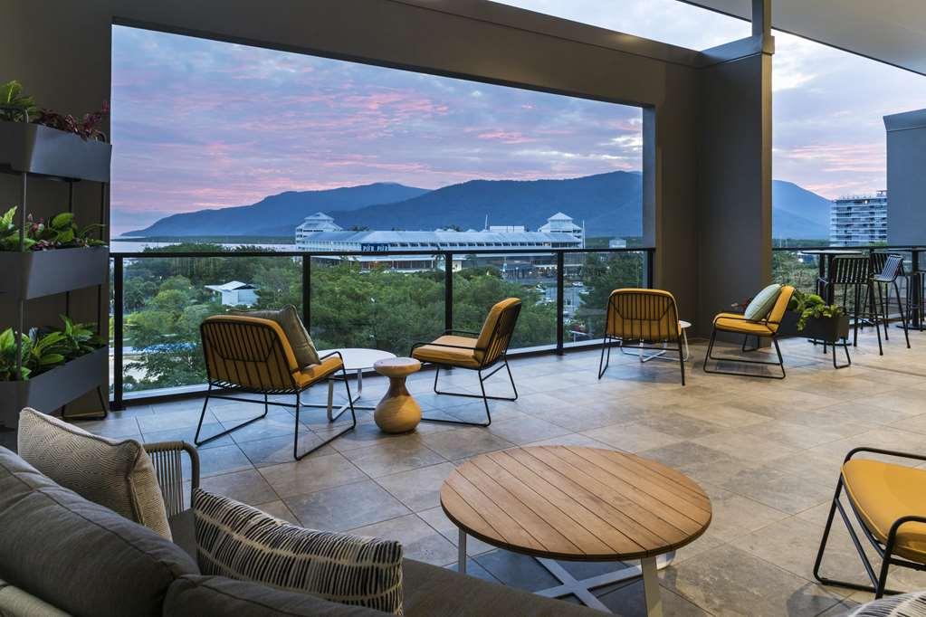 Oaks Cairns Hotel Ресторант снимка