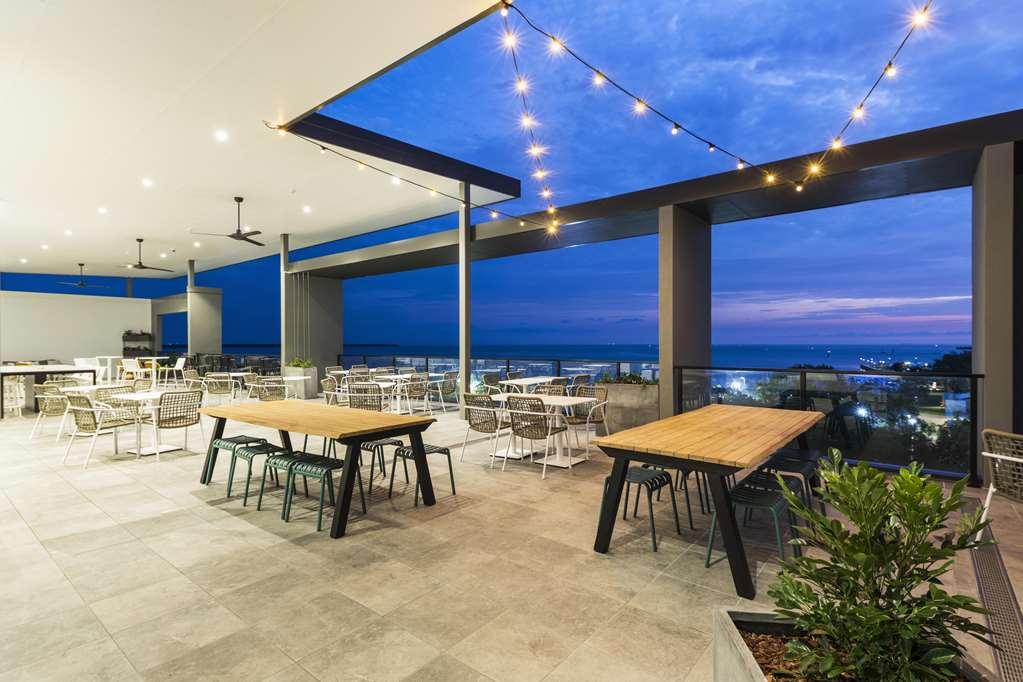 Oaks Cairns Hotel Ресторант снимка